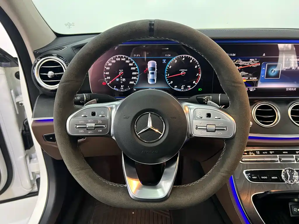 MERCEDES-BENZ E CLASS