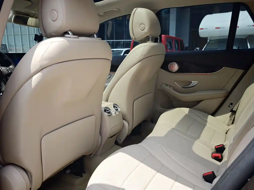 Mercedes-Benz GLC — миниатюра 10