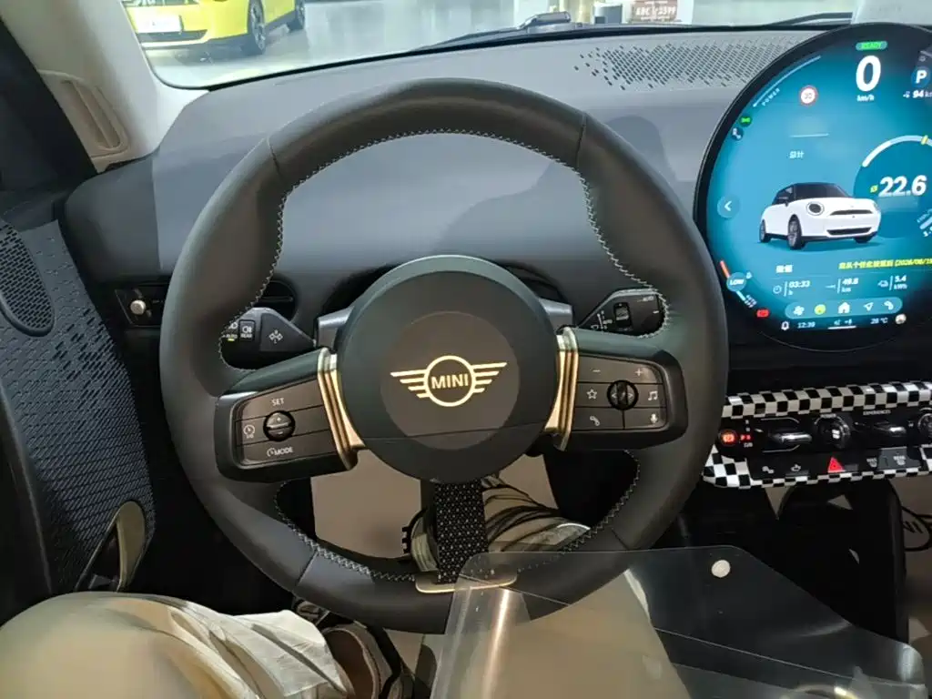 MINI MINI COOPER EV — миниатюра 11