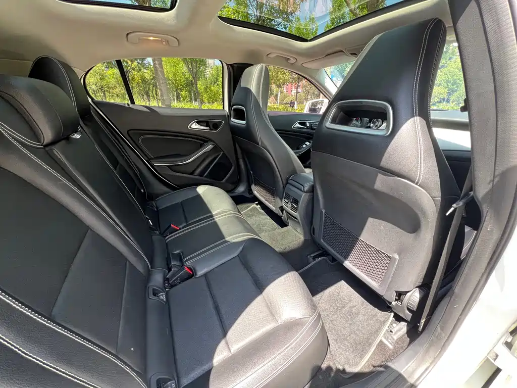 Mercedes-Benz GLA — миниатюра 10
