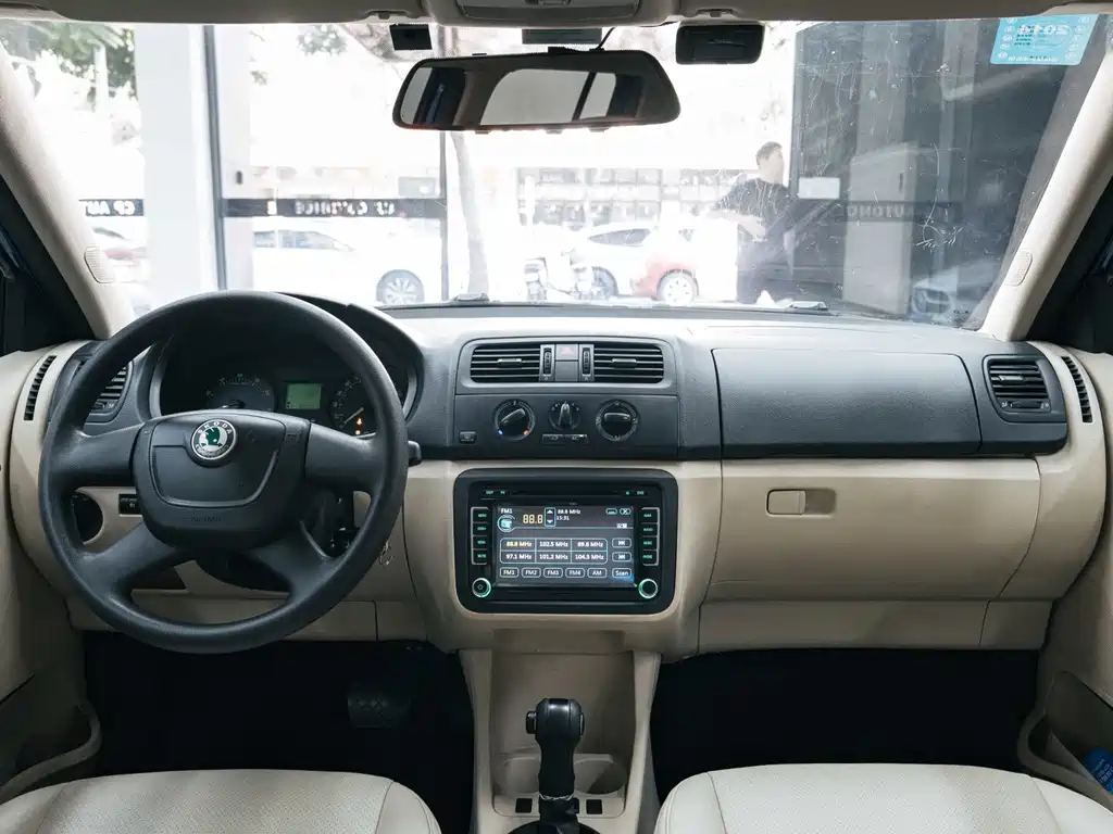 Skoda Fabia — миниатюра 14