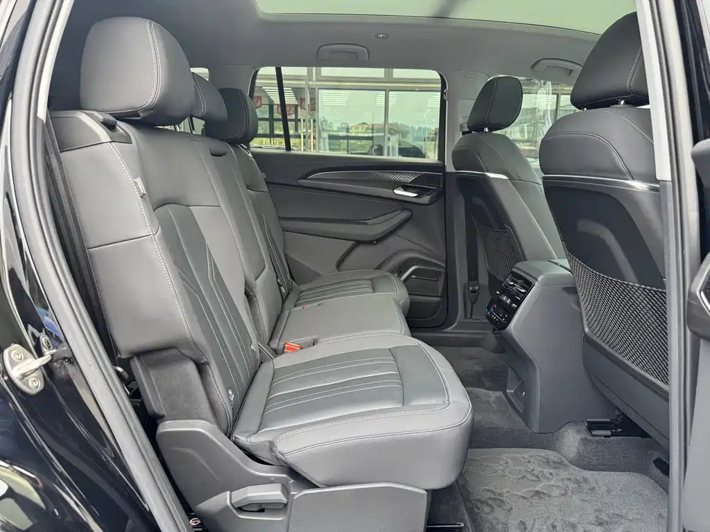 Audi Q6 — миниатюра 16