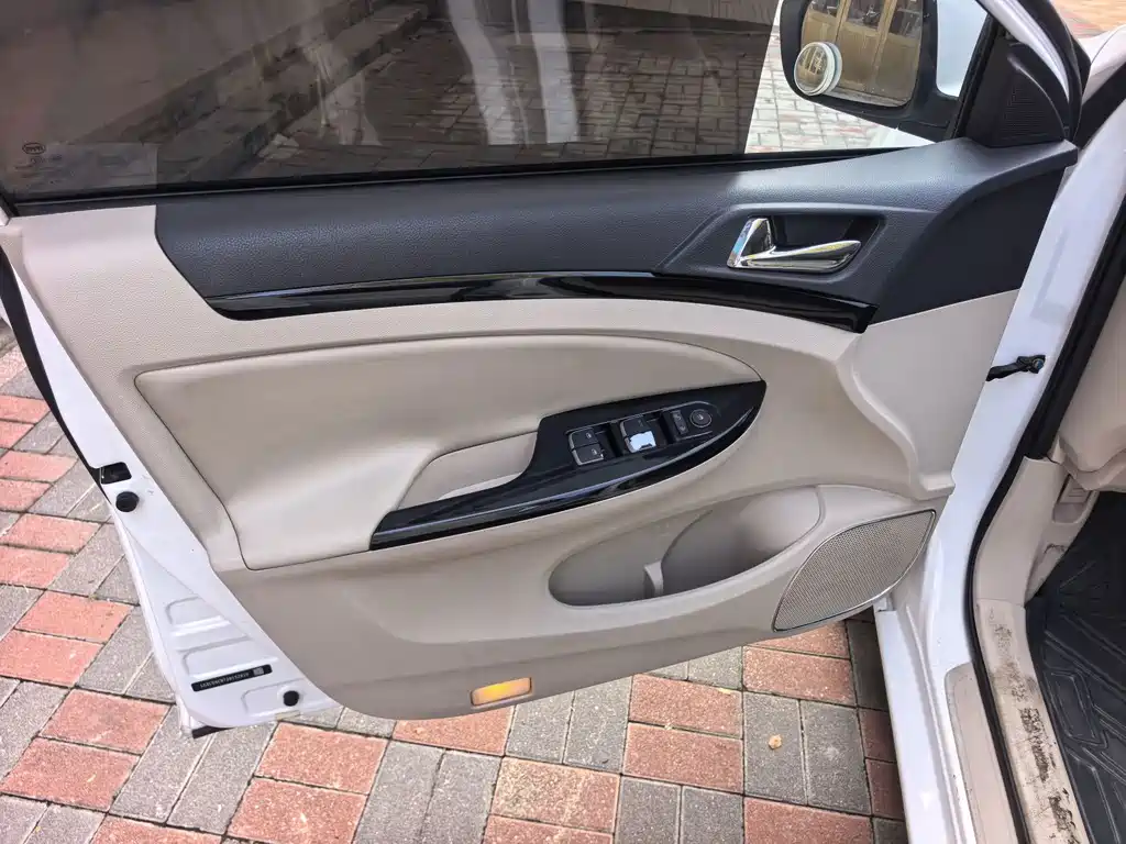 BYD e5 — миниатюра 7