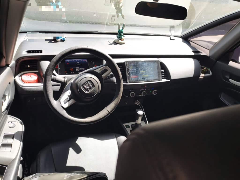 Honda Fit 1.5 л 2023 г. Белый, пробег 19900 км