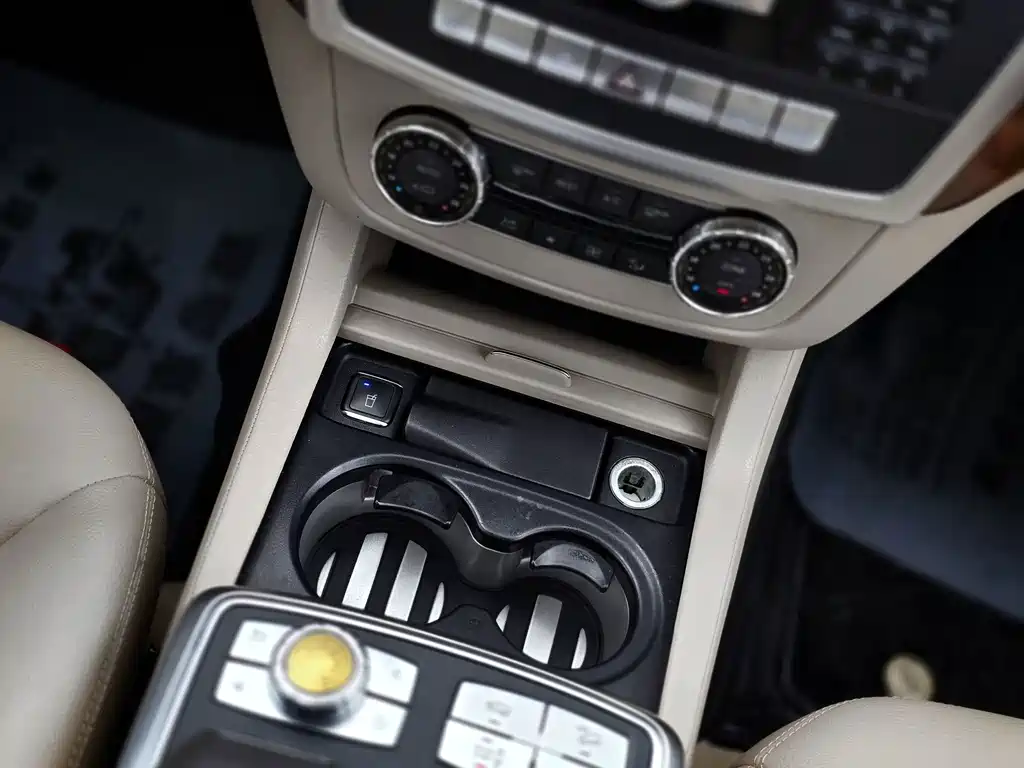 Mercedes-Benz M-Class — миниатюра 14