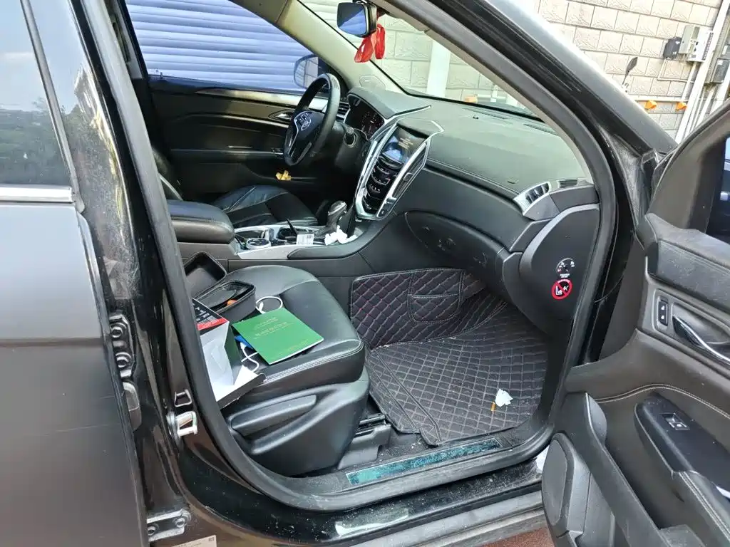 Cadillac SRX — миниатюра 19