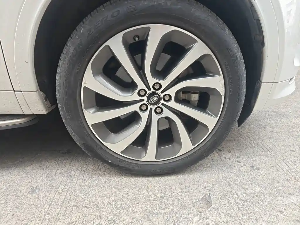 Land Rover Discovery Sport — миниатюра 9
