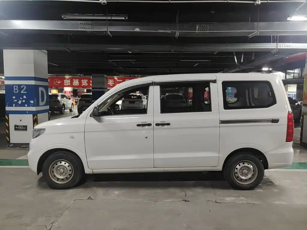 Wuling Hongguang V — миниатюра 5