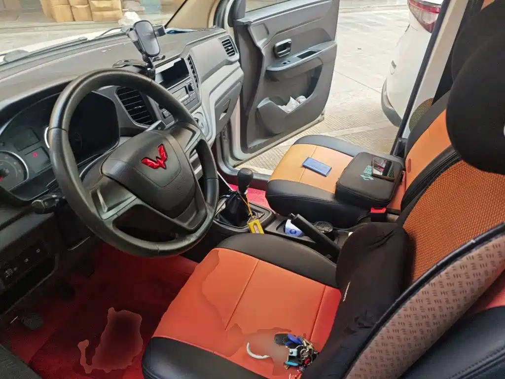 Wuling Hongguang V — миниатюра 18