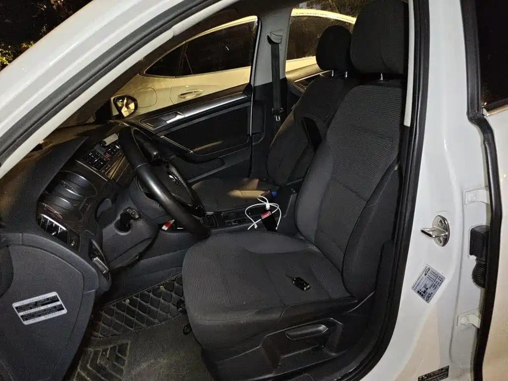 Volkswagen Golf — миниатюра 11