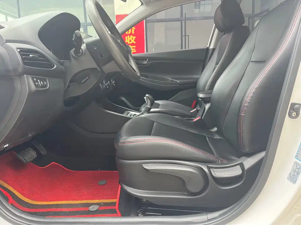 Hyundai Elantra — миниатюра 7
