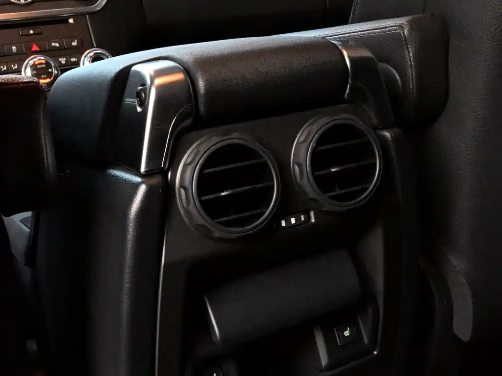 Land Rover Discovery — миниатюра 32