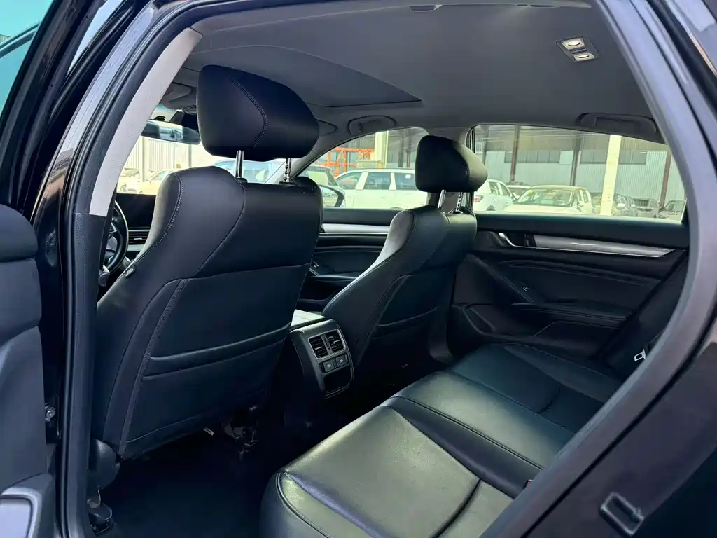 Honda Accord — миниатюра 5