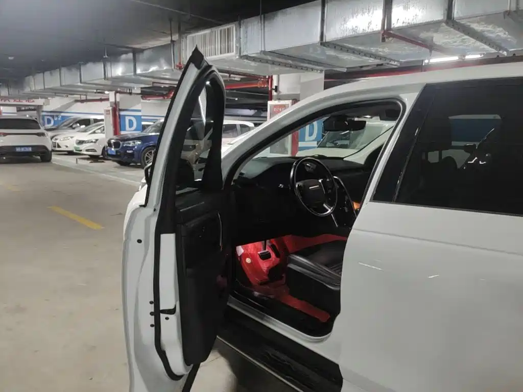 Land Rover Discovery Sport — миниатюра 18