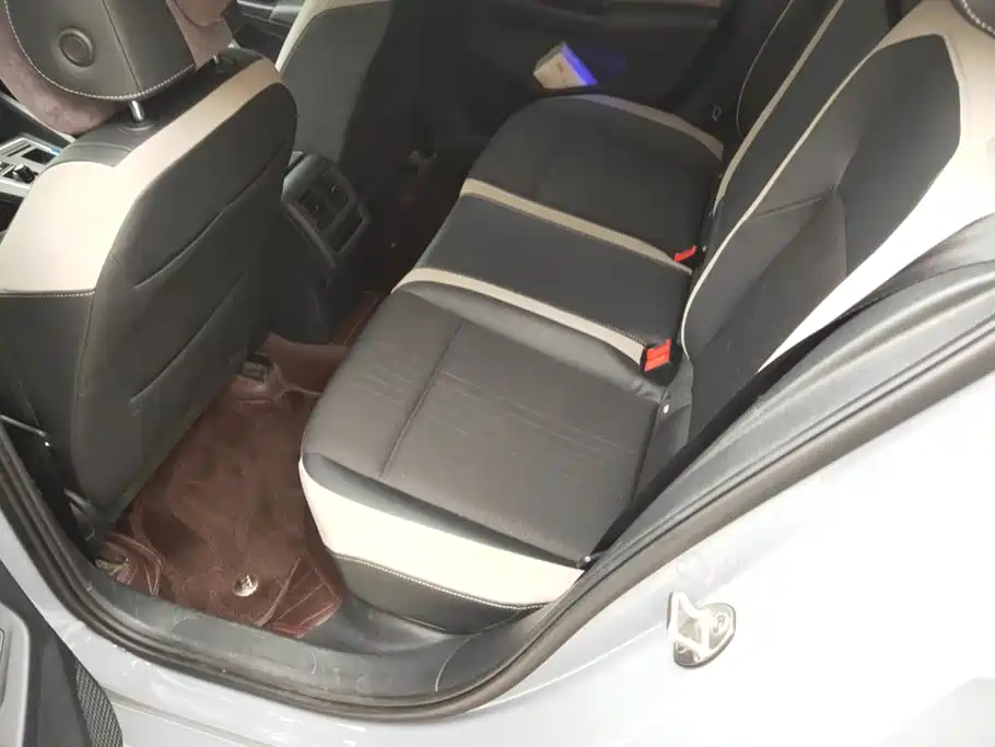 Volkswagen Golf — миниатюра 11