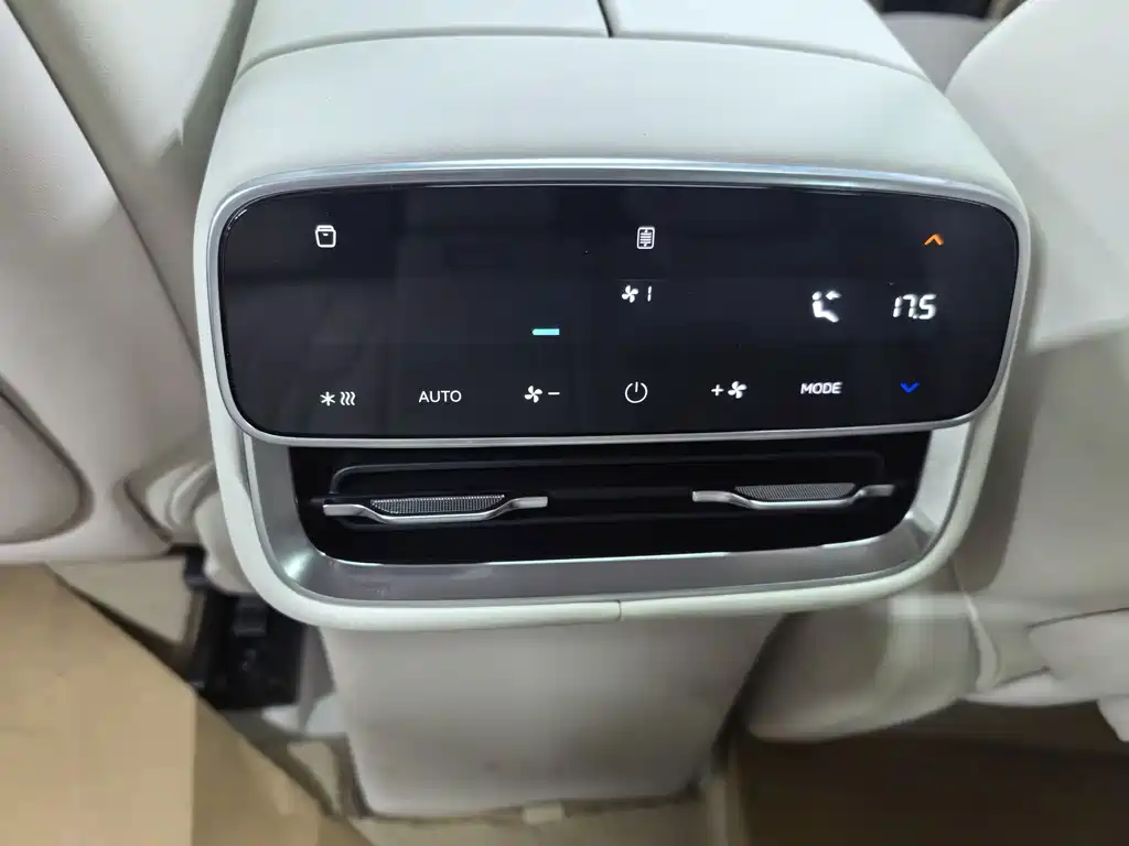 AITO AITO M8 — миниатюра 14