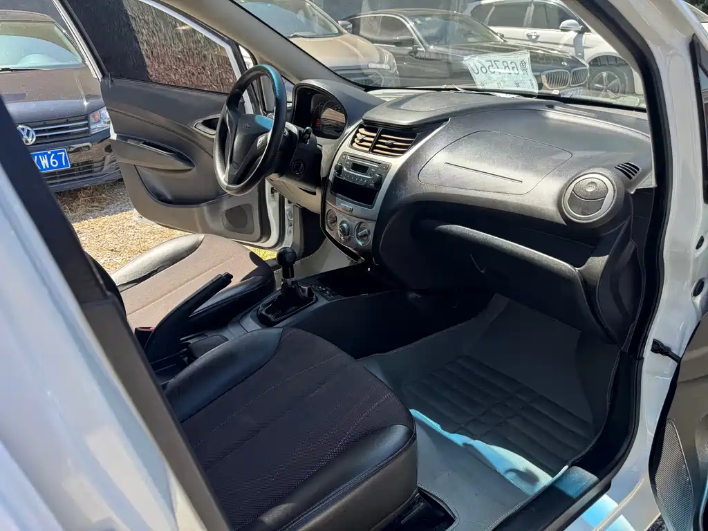 Chevrolet Sail — миниатюра 8