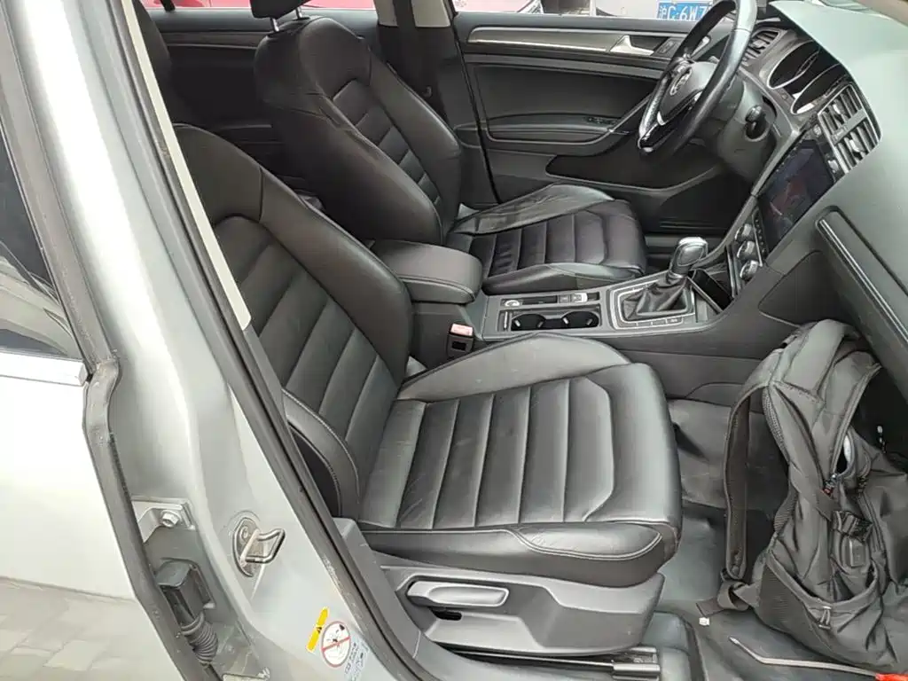 Volkswagen Golf — миниатюра 25