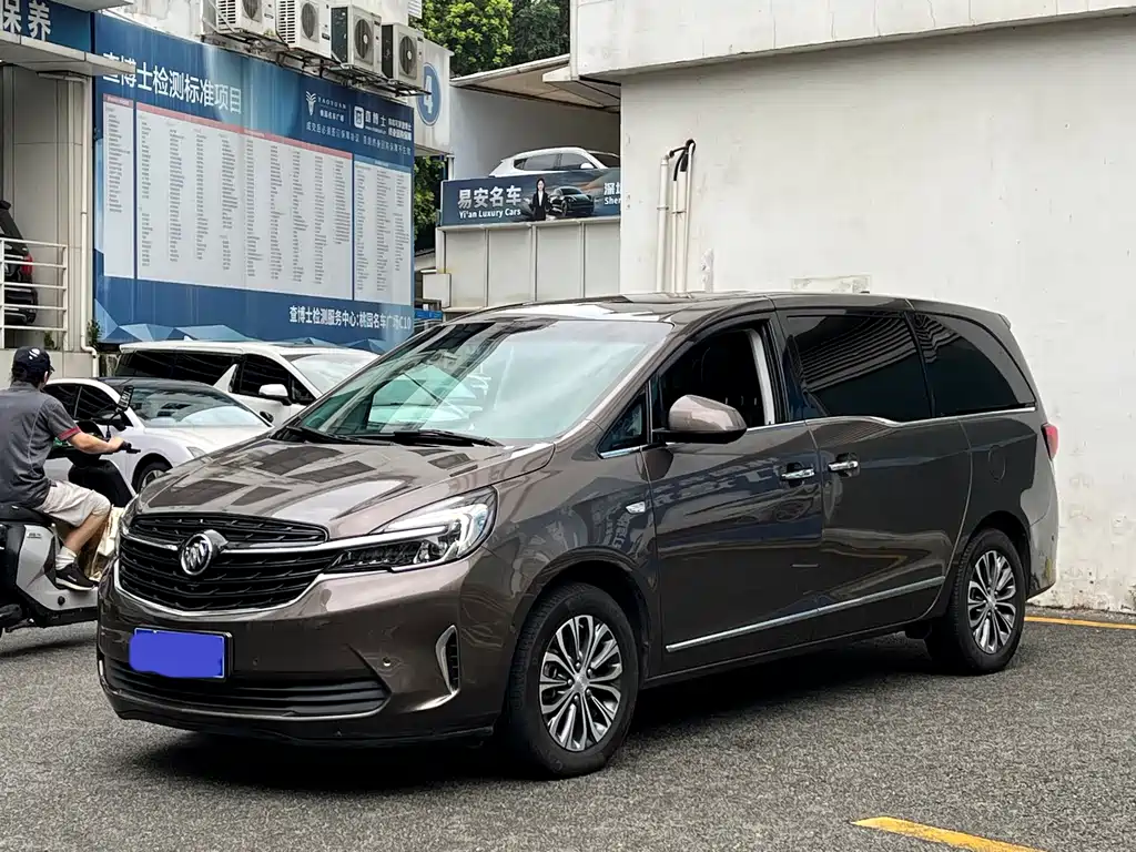 Buick GL8 — миниатюра 10
