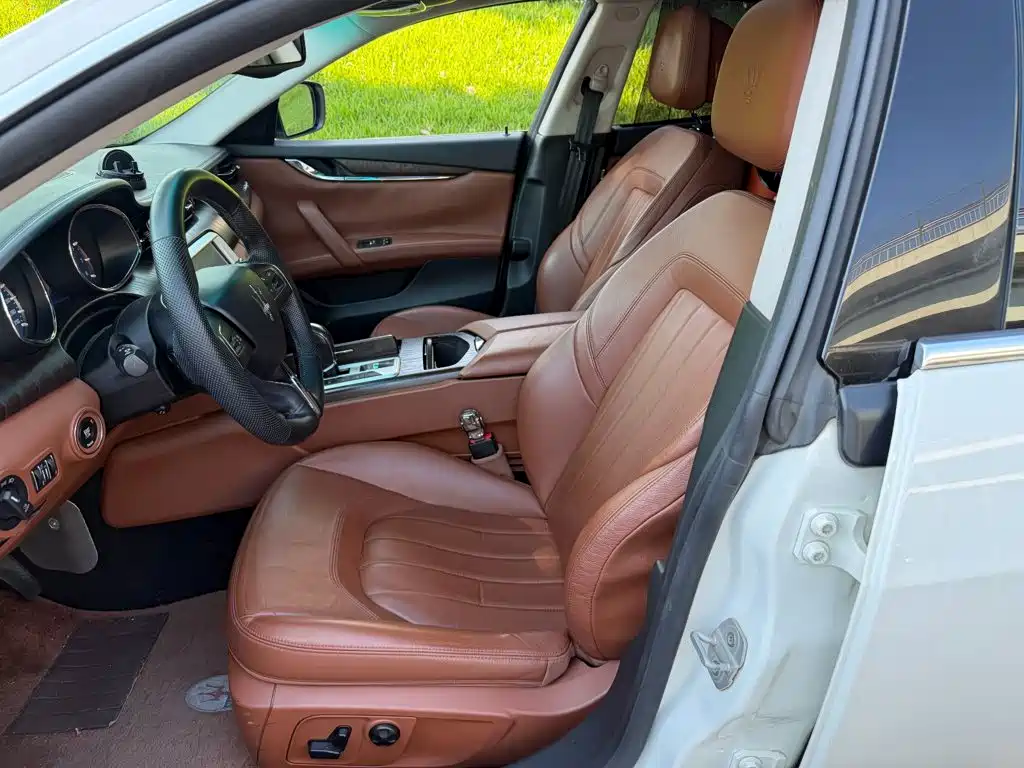 Maserati Quattroporte — миниатюра 8