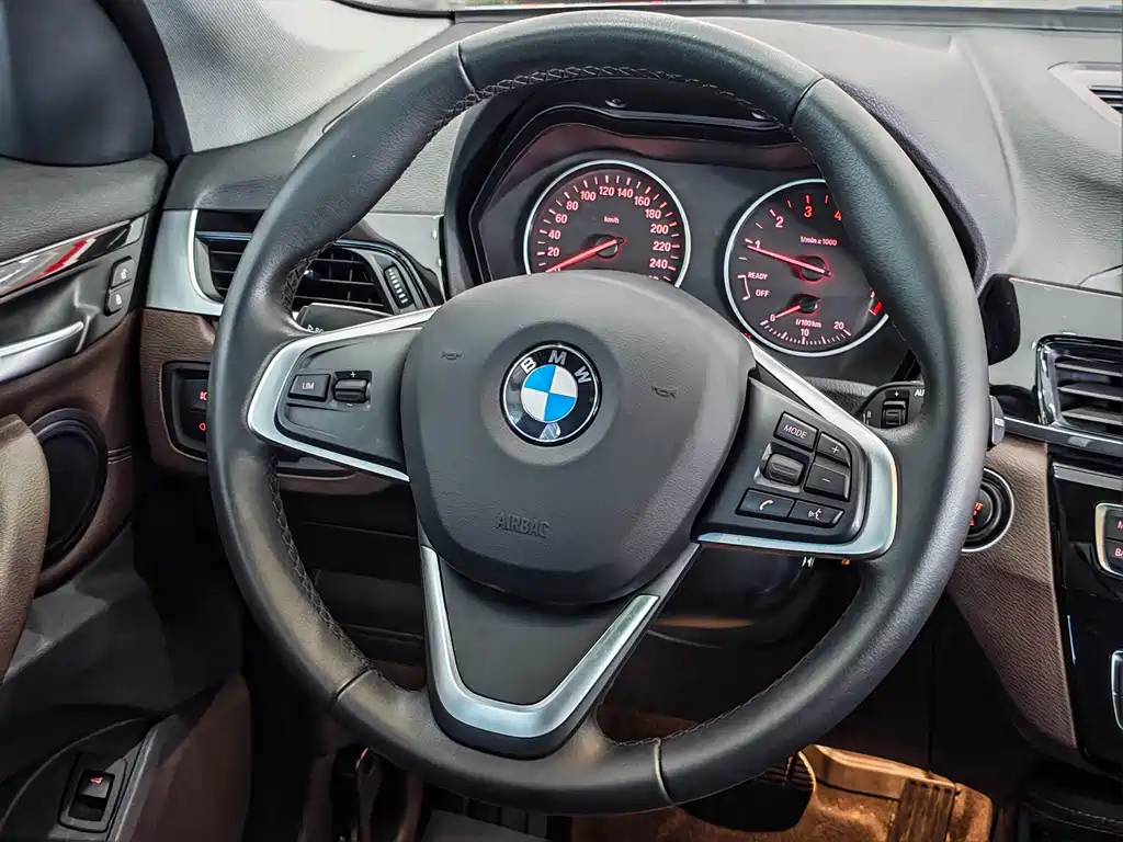 BMW X1 — миниатюра 5