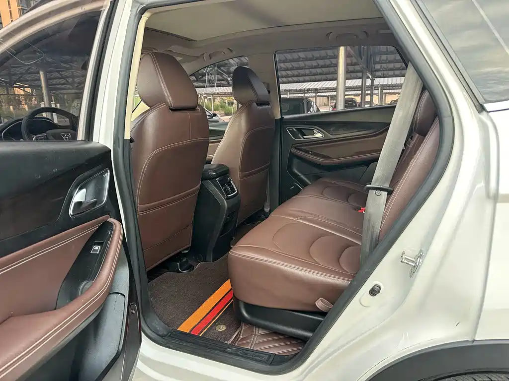 Baojun 560 2017 1.5T DCT Flagship 7 мест