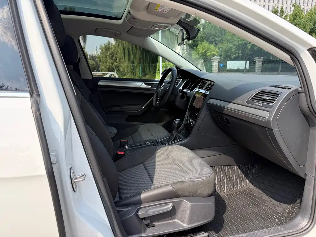 Volkswagen Golf — миниатюра 11