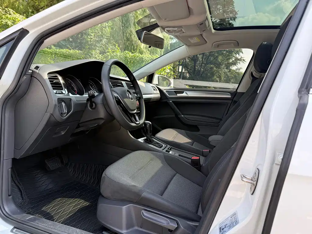 Volkswagen Golf — миниатюра 21