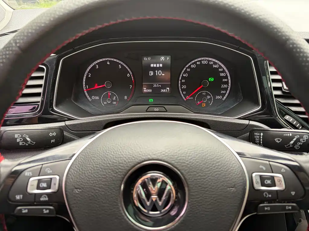 Volkswagen T-Roc — миниатюра 4
