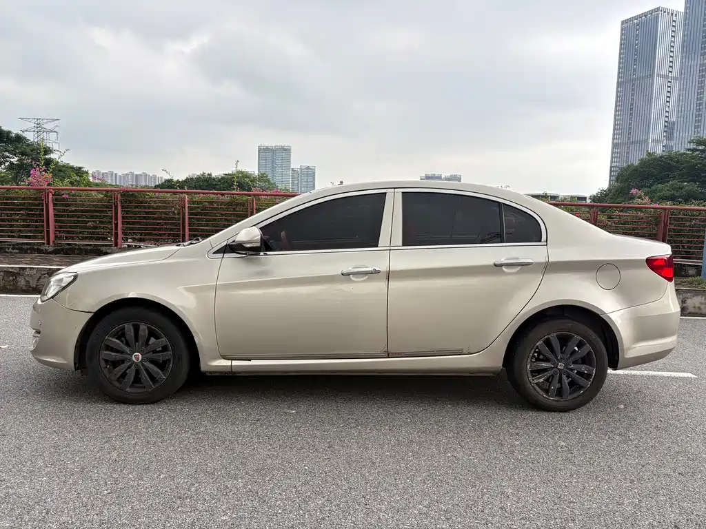 Roewe 350 — миниатюра 7