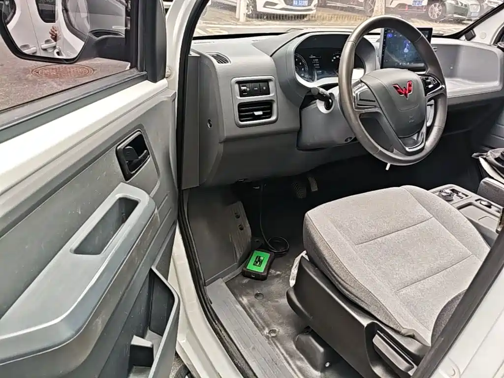 Wuling Yangguang — миниатюра 16
