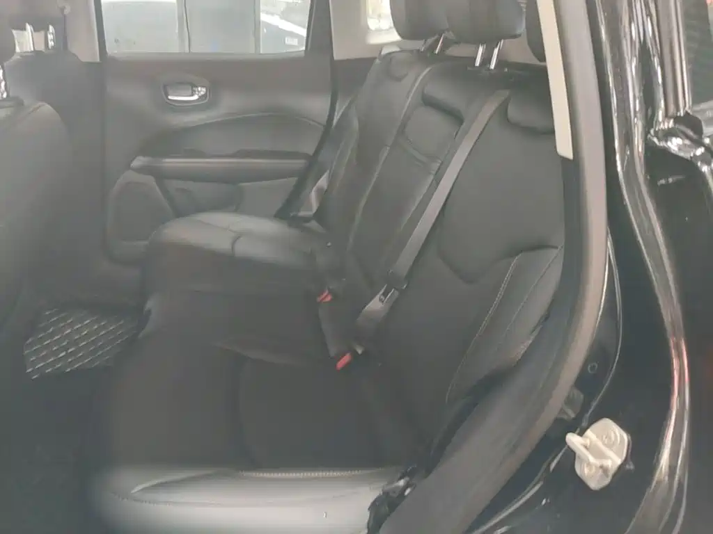 Jeep Compass — миниатюра 17