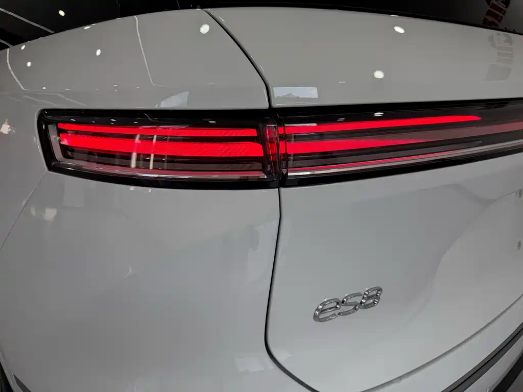 NIO ES8 2026 мест Executive Luxury