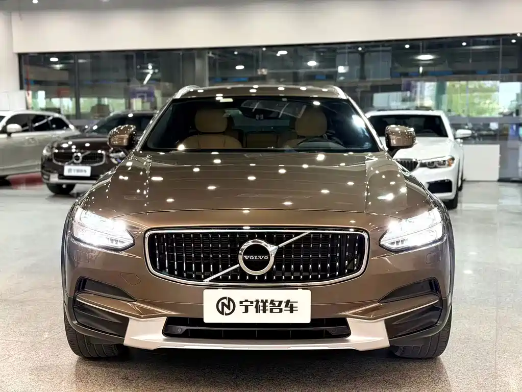 Volvo V90 — миниатюра 2