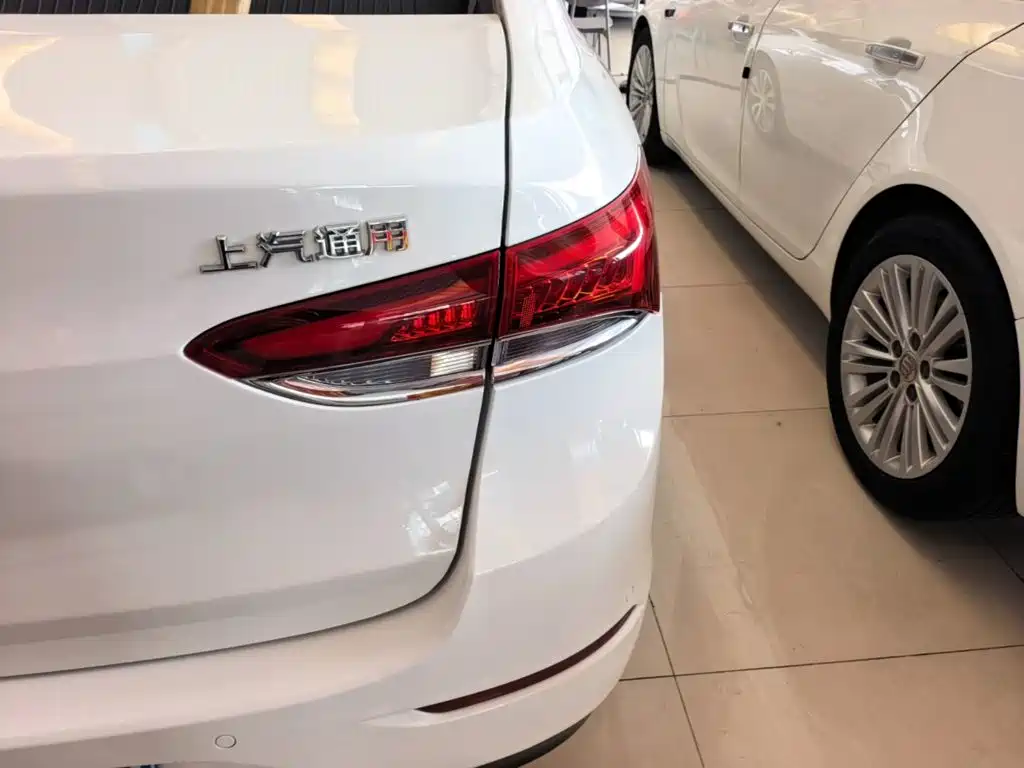 Buick Excelle — миниатюра 8