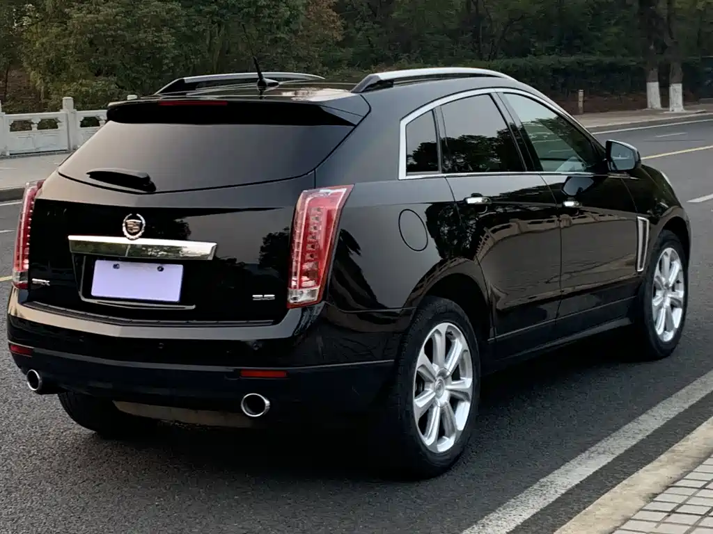 Cadillac SRX — миниатюра 7