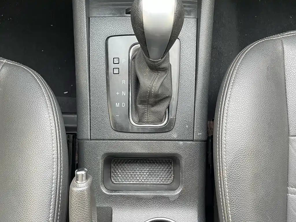 BAIC X65 2015 2.0T AT Elite