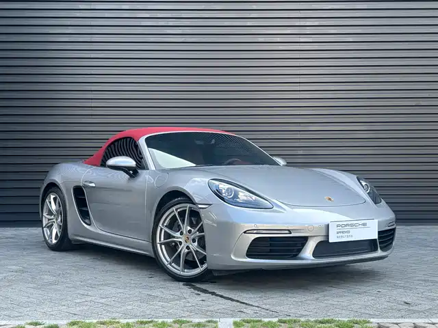 PORSCHE  718 2023