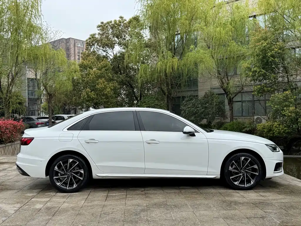Audi A4L 2022 40 TFSI Luxury