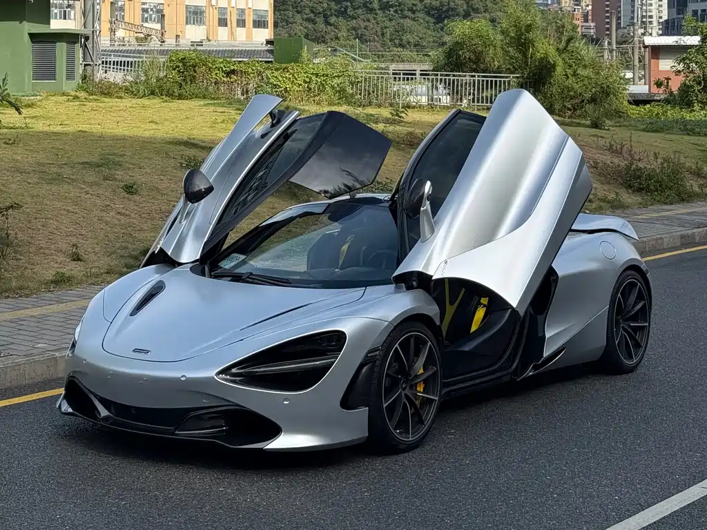 MCLAREN 720S