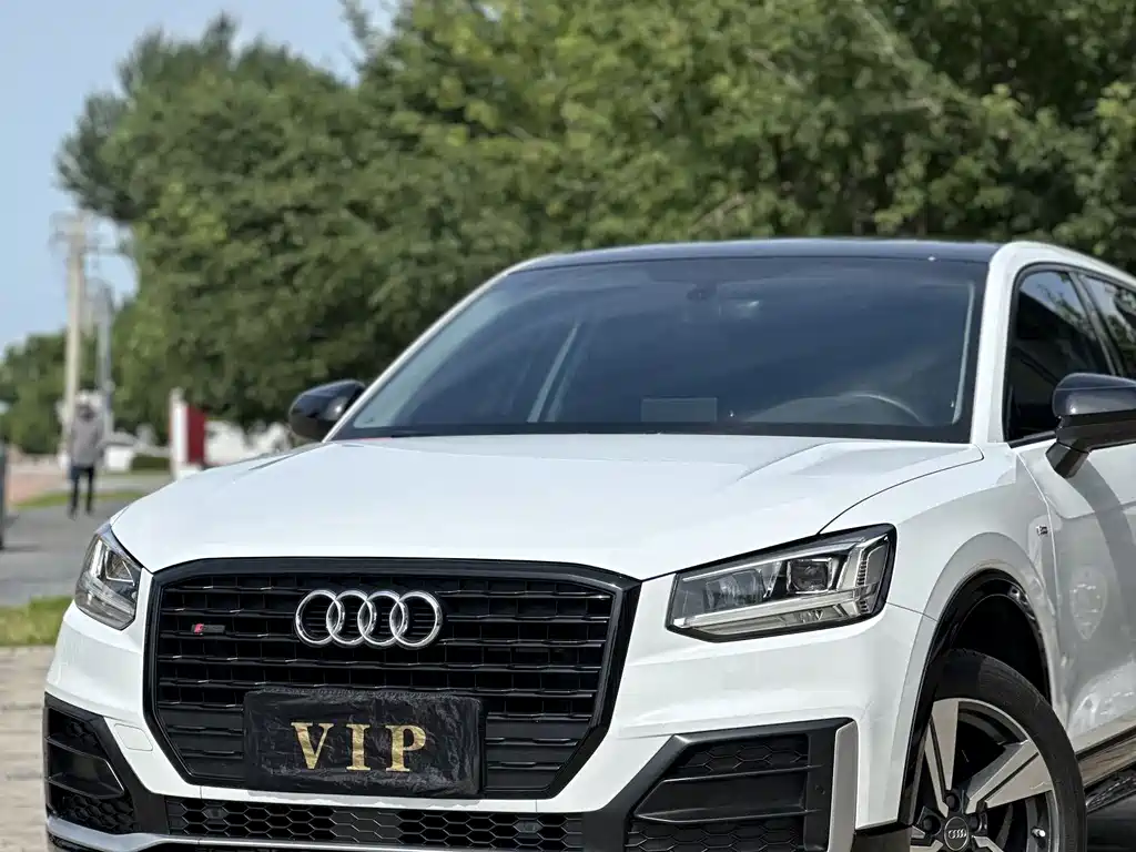 Audi Q2L 2020 35 TFSI Fashion