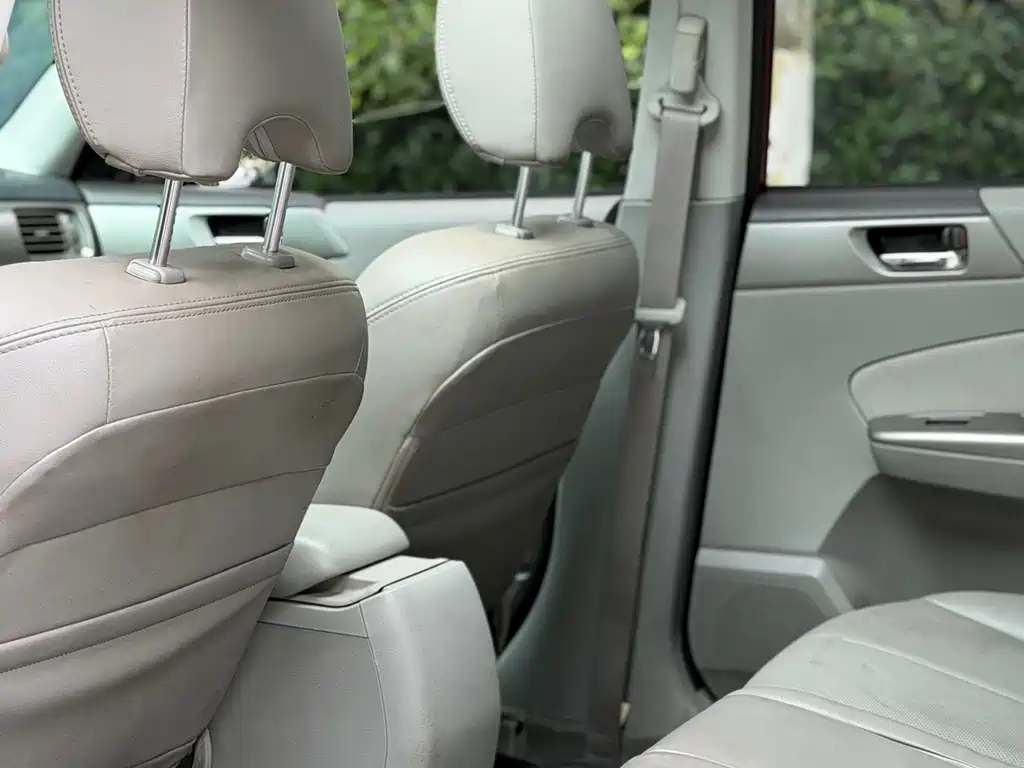 Subaru Forester 2011 2.0XS AT Luxury
