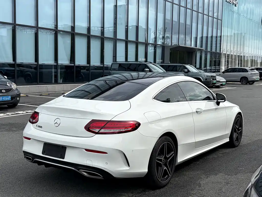 Mercedes-Benz C-Class (Import) — миниатюра 17