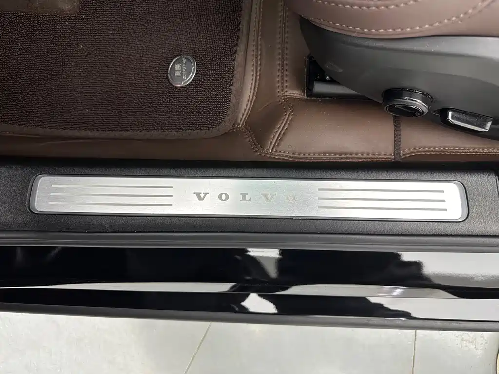 Volvo S90 — миниатюра 38