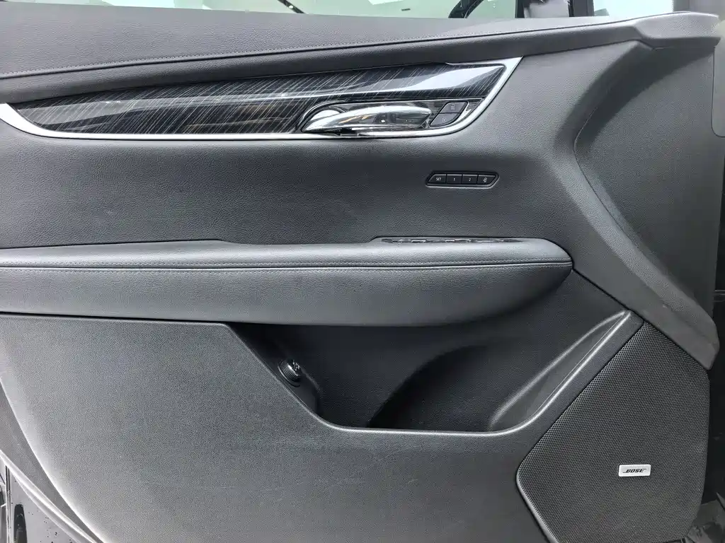 Cadillac XT6 2020 28T мест Luxury