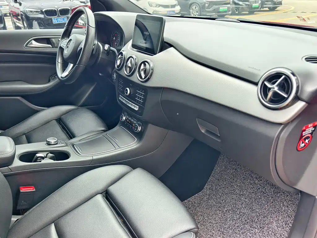 Mercedes-Benz B-Class — миниатюра 14