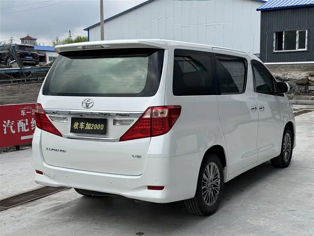 Toyota Alphard 2011 3.5L Luxury