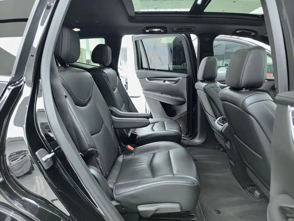 Cadillac XT6 2020 28T мест Luxury