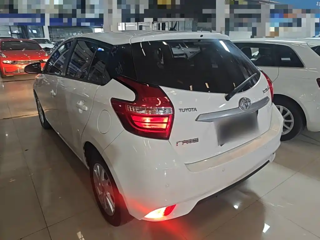 Toyota Yaris L — миниатюра 5