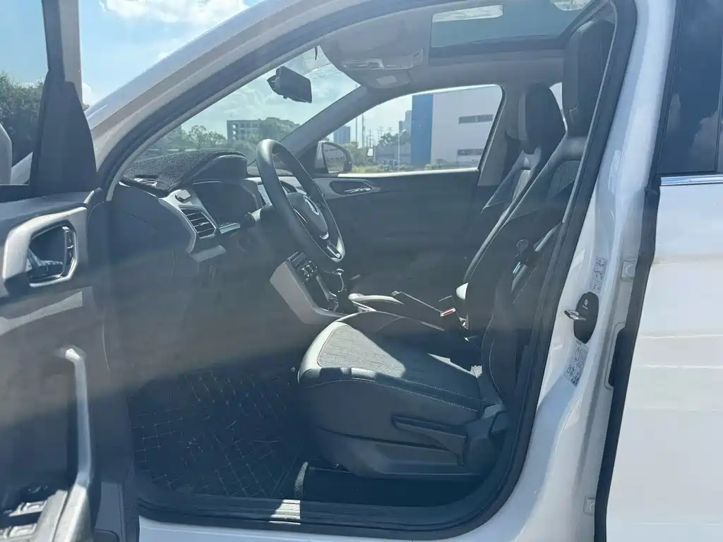 Volkswagen T-Cross — миниатюра 5
